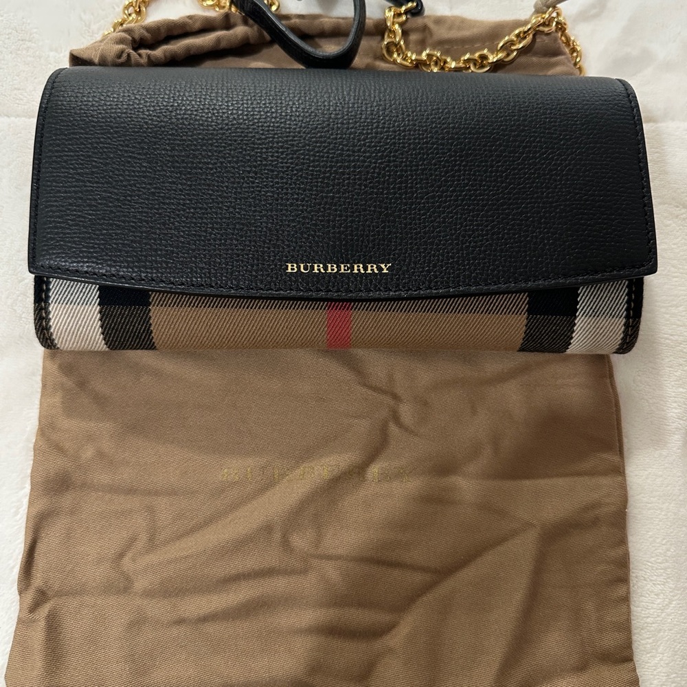 Burberry henley leather chain wallet